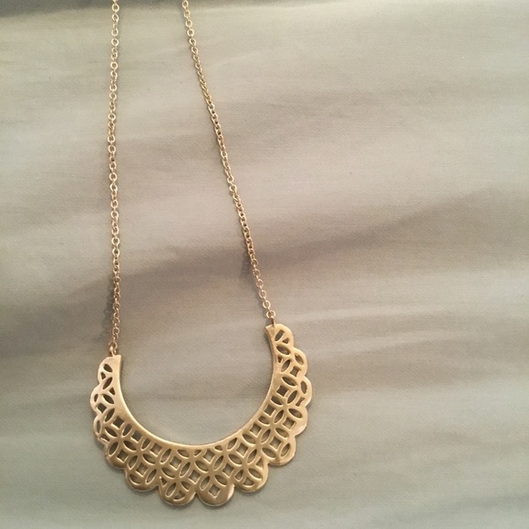 Fossil Jewelry - Silver Fossil necklace NWT Fossil Jewelry - Silver Fossil necklace NWT